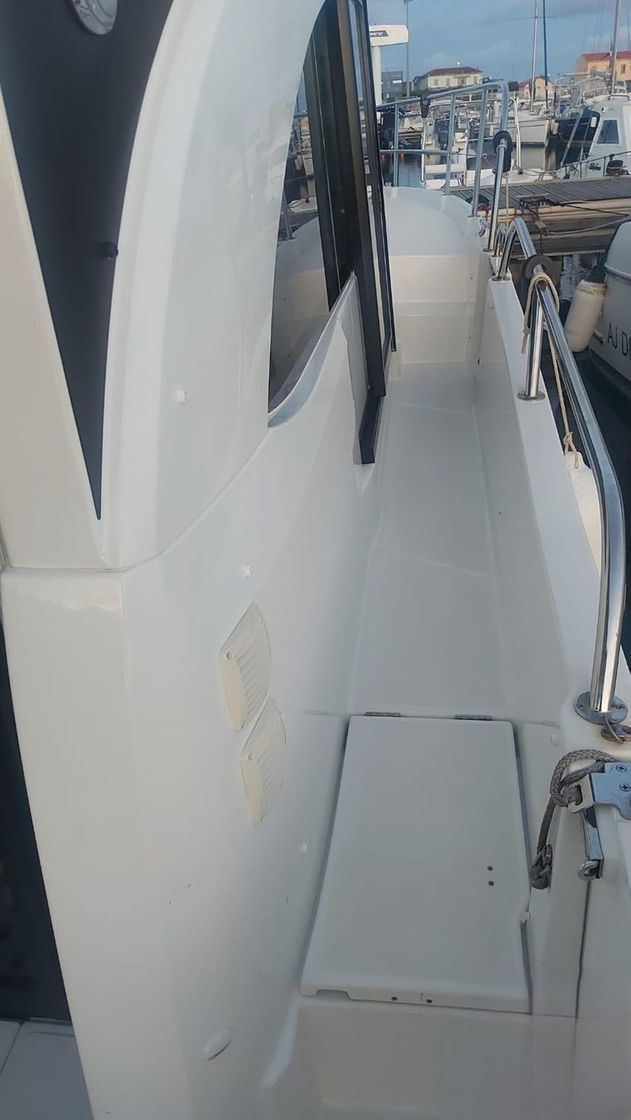Купить Катер Beneteau Antares 11 с Suzuki 2хDF300BTXX KITBA004 7ft.ru в интернет магазине Семь Футов
