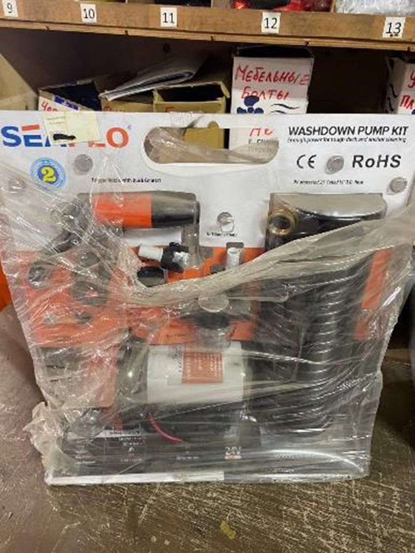 Купить Комплект помывочный SeaFlo, 24 В, 18.9 л/мин, 70 PSI (4.8 бар), уцененный SFWP205007051_utsenka 7ft.ru в интернет магазине Семь Футов