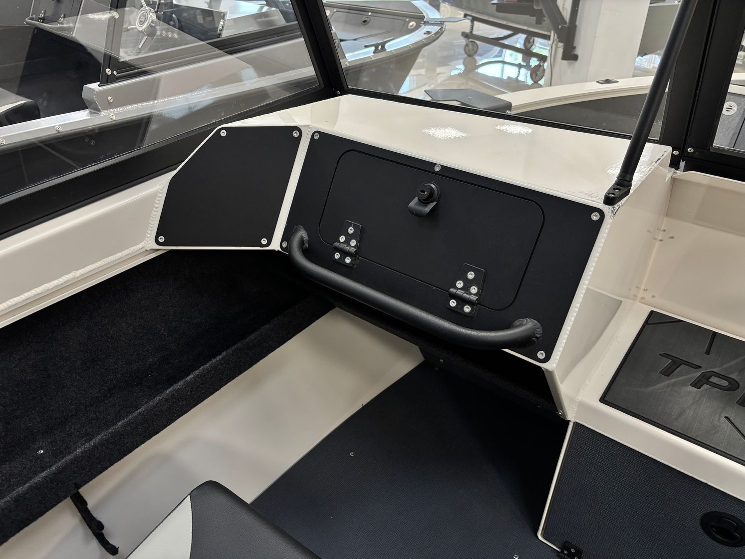 Купить Моторная лодка, Триера 460 FISH_new, белый с Suzuki DF50ATL KITTR66 7ft.ru в интернет магазине Семь Футов