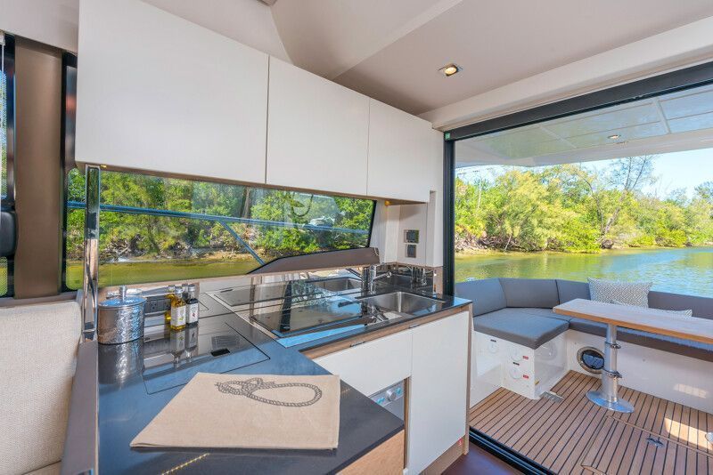 Купить Катер Prestige 460 с моторами 2х440 KITPR2 7ft.ru в интернет магазине Семь Футов
