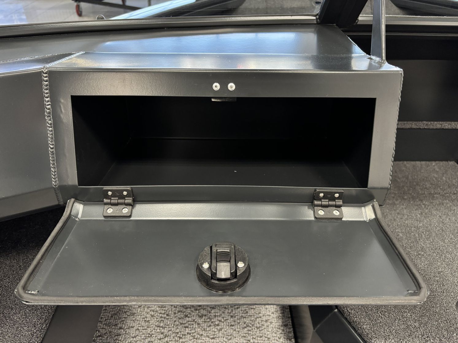 Купить Моторная лодка, Xstream 470, графит X470_graphite 7ft.ru в интернет магазине Семь Футов