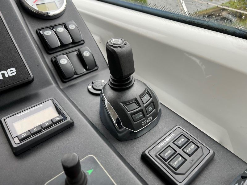 Купить Катер Jeanneau NC 37 с моторами 2х260 KITNC2 7ft.ru в интернет магазине Семь Футов