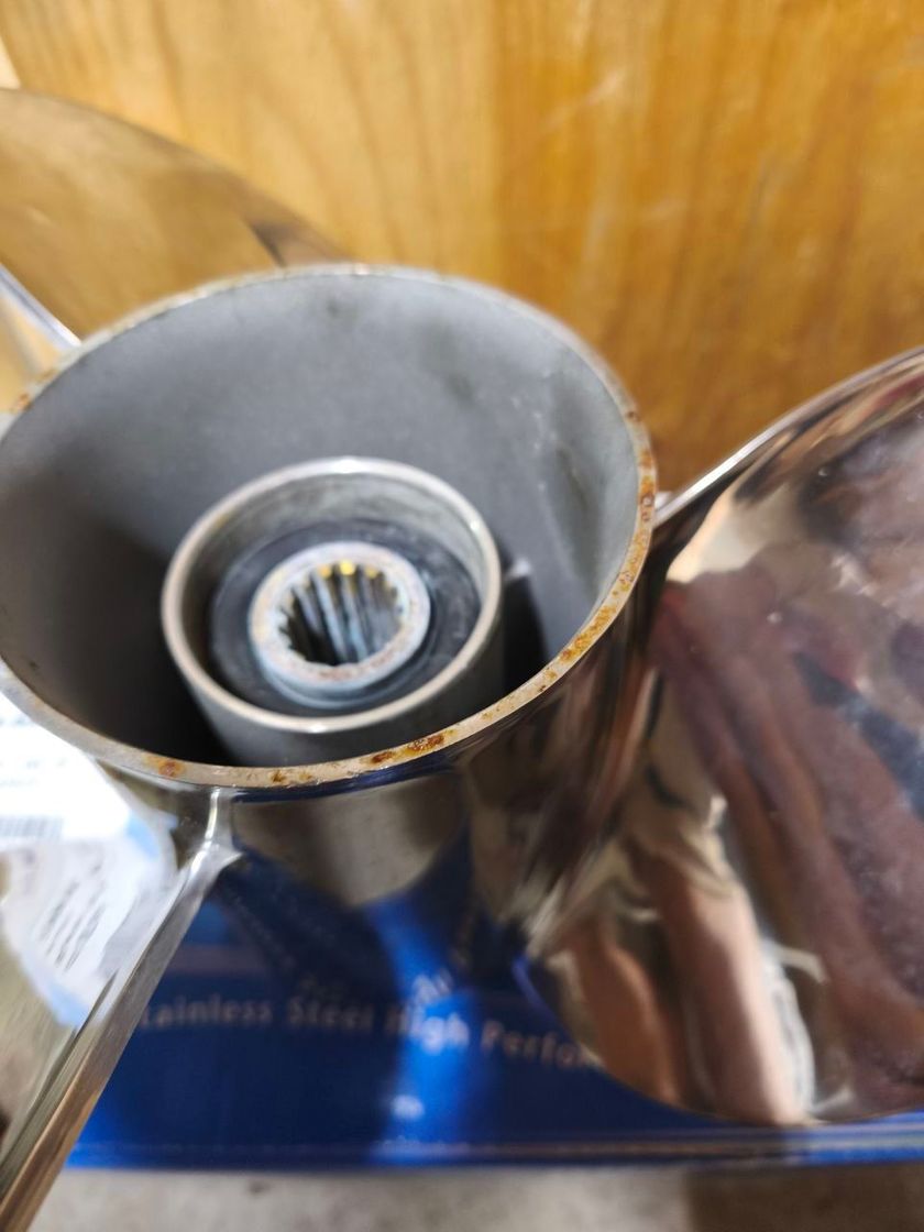 Купить Винты гребные 3x13.9x23R+L комплект, Solas, б/у 3451-139-23_3452-139-23 7ft.ru в интернет магазине Семь Футов