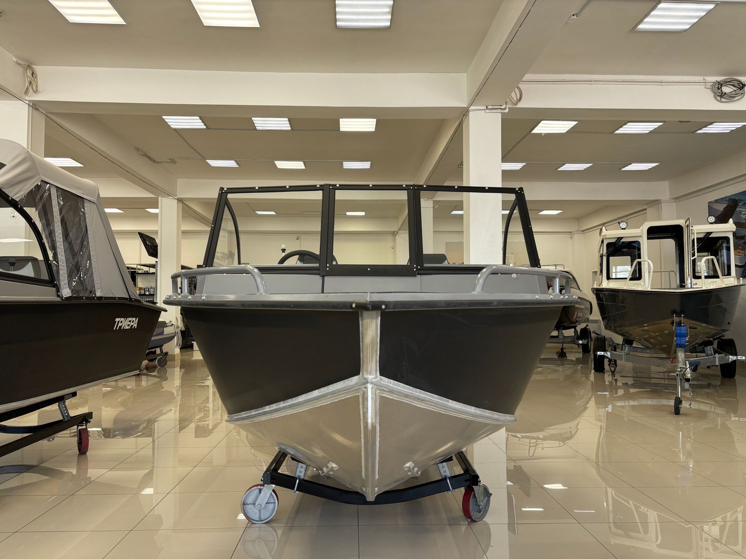 Купить Моторная лодка, Триера 460 BR_new, серый с Suzuki DF50ATL KITTR37 7ft.ru в интернет магазине Семь Футов