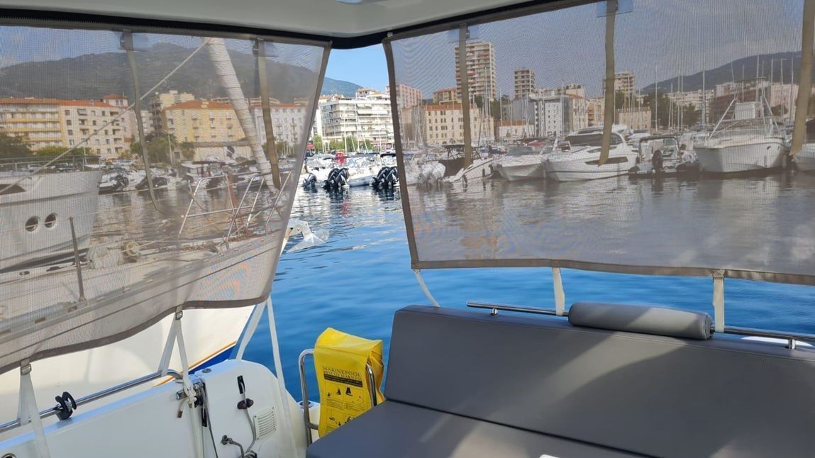 Купить Катер Beneteau Antares 11 с Suzuki 2хDF300BTXX KITBA004 7ft.ru в интернет магазине Семь Футов