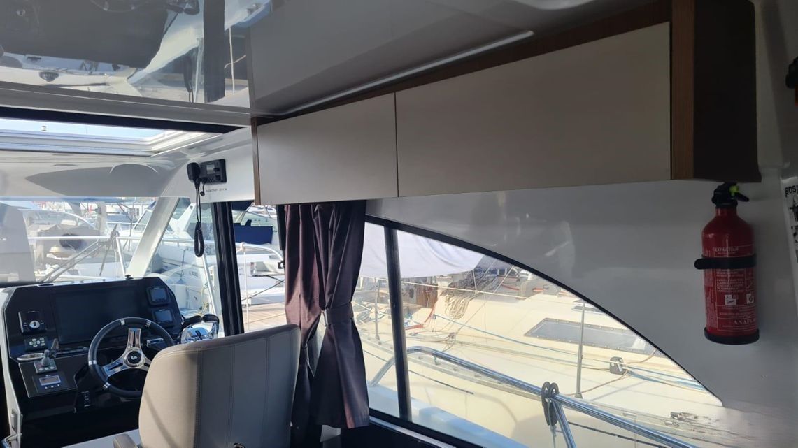 Купить Катер Beneteau Antares 11 с Suzuki 2хDF300BTXX KITBA004 7ft.ru в интернет магазине Семь Футов