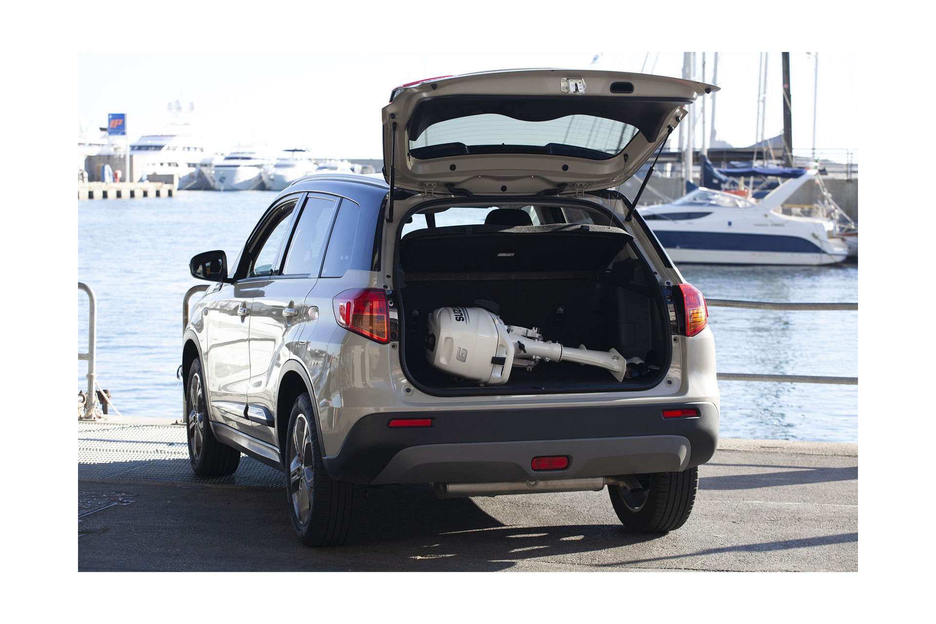 Купить Мотор лодочный Suzuki DF6AS, белый DF6AS_white 7ft.ru в интернет магазине Семь Футов