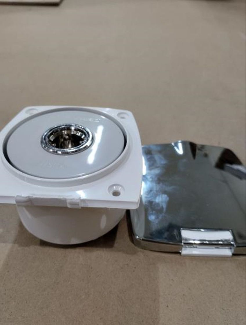 Купить Короб с быстроразъемным штуцером, квадратный, хромированный уцененный Osculati 16.441.38 utsenka 7ft.ru в интернет магазине Семь Футов