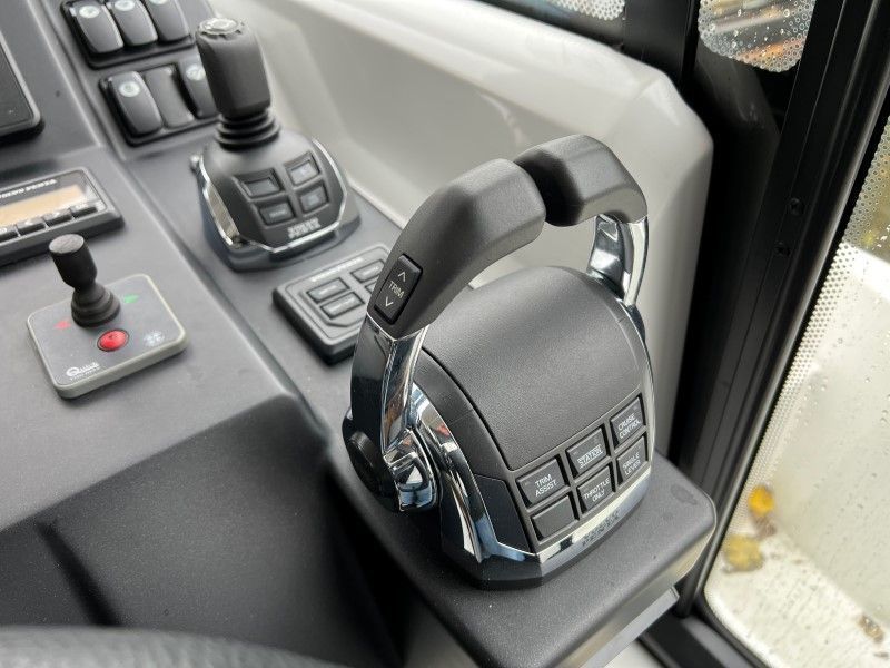 Купить Катер Jeanneau NC 37 с моторами 2х260 KITNC2 7ft.ru в интернет магазине Семь Футов