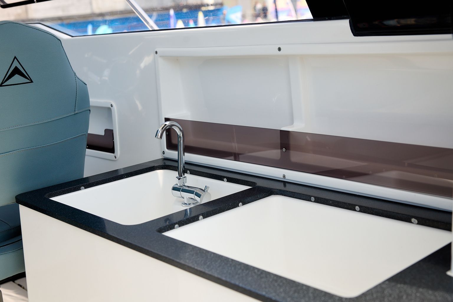 Купить Катер AVANRAID A850 ADVENTURE с Suzuki DF325ATX KITA850A325S 7ft.ru в интернет магазине Семь Футов