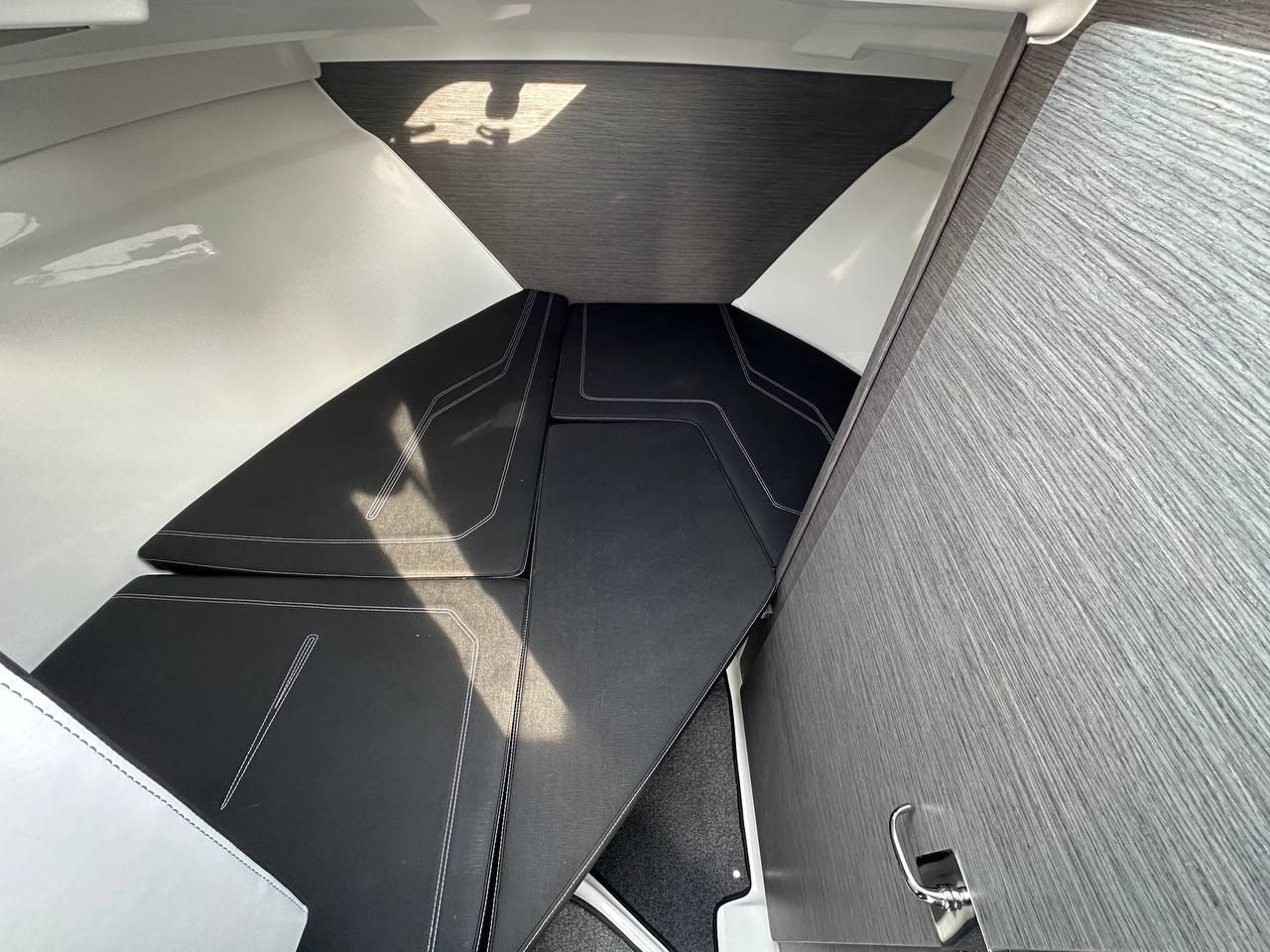 Купить Катер Феникс 700 Cabin белый с мотором Suzuki DF200APX KITPH55 7ft.ru в интернет магазине Семь Футов