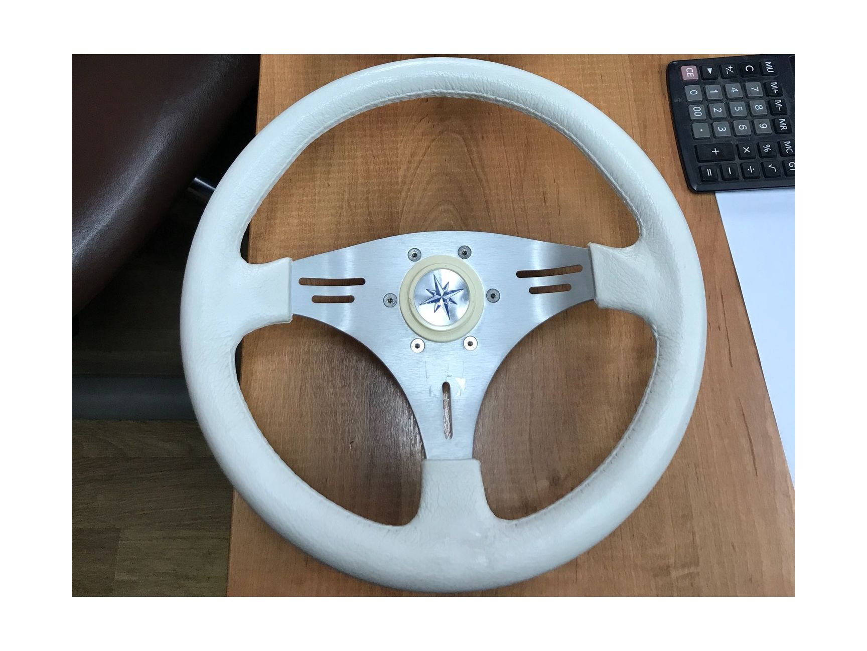 Купить Рулевое колесо MANTA обод белый, спицы серебряные д. 355 мм, уценённое Volanti Luisi VN70551-08 utsenka 7ft.ru в интернет магазине Семь Футов