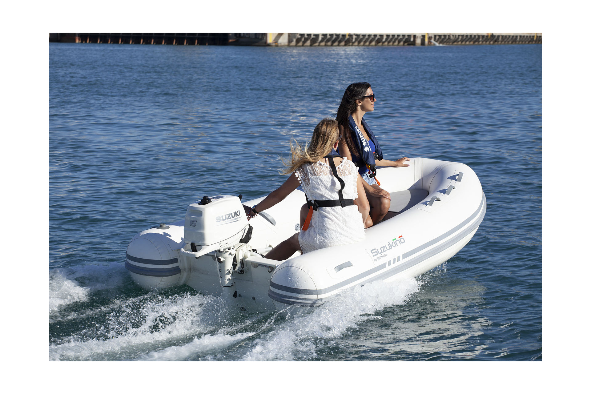 Купить Мотор лодочный Suzuki DF6AS, белый DF6AS_white 7ft.ru в интернет магазине Семь Футов