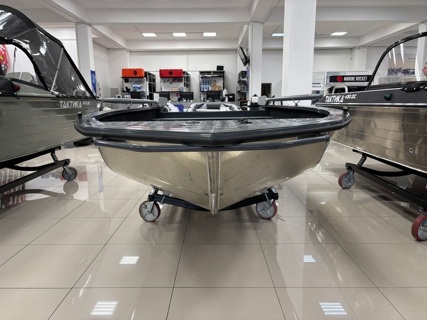 Купить Моторная лодка, Тактика 430Р(Fish), графит c Suzuki DF9.9BS+ (Super Forced) KITTK74 7ft.ru в интернет магазине Семь Футов