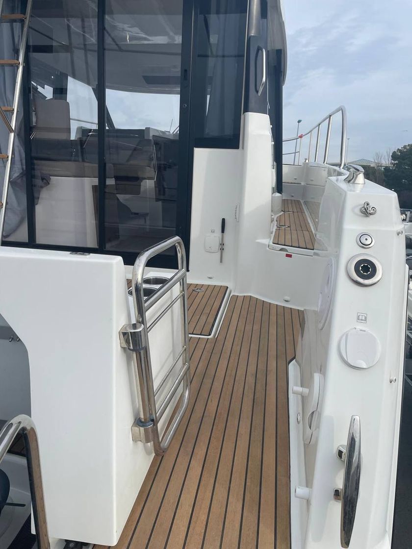 Купить Катер Jeanneau Merry Fisher 1095 FLY с моторами 300 л.с. KITMF10 7ft.ru в интернет магазине Семь Футов