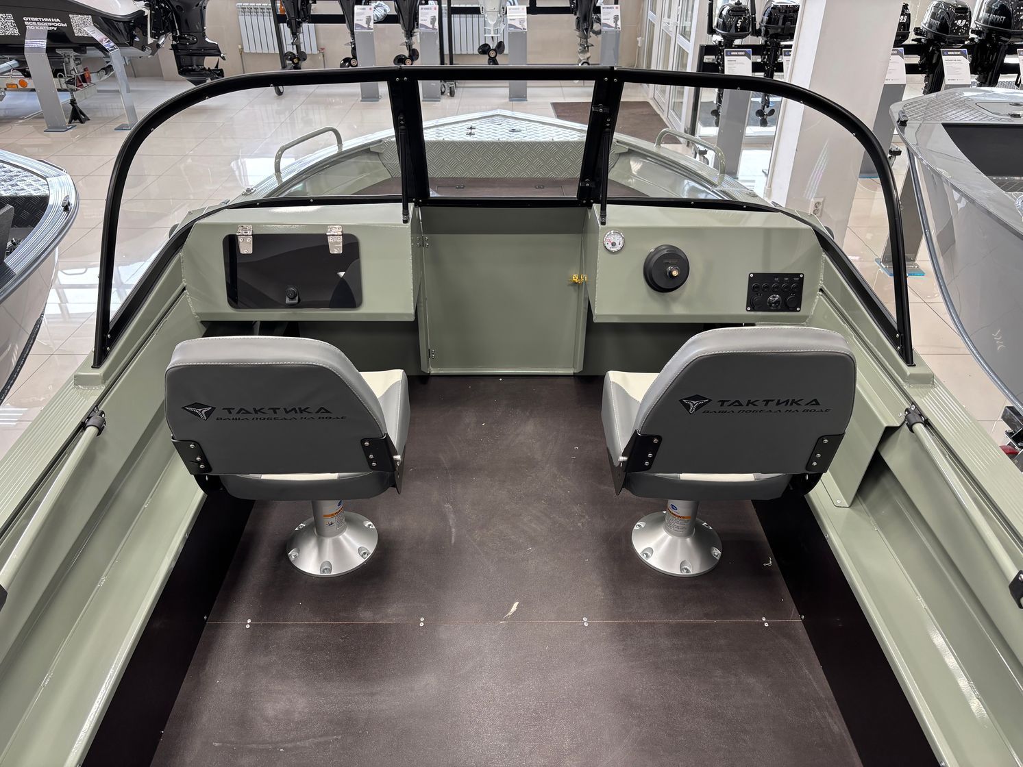 Купить Моторная лодка, Тактика 460 DC (Comfort), хаки с Suzuki DF50ATL KITTK71 7ft.ru в интернет магазине Семь Футов