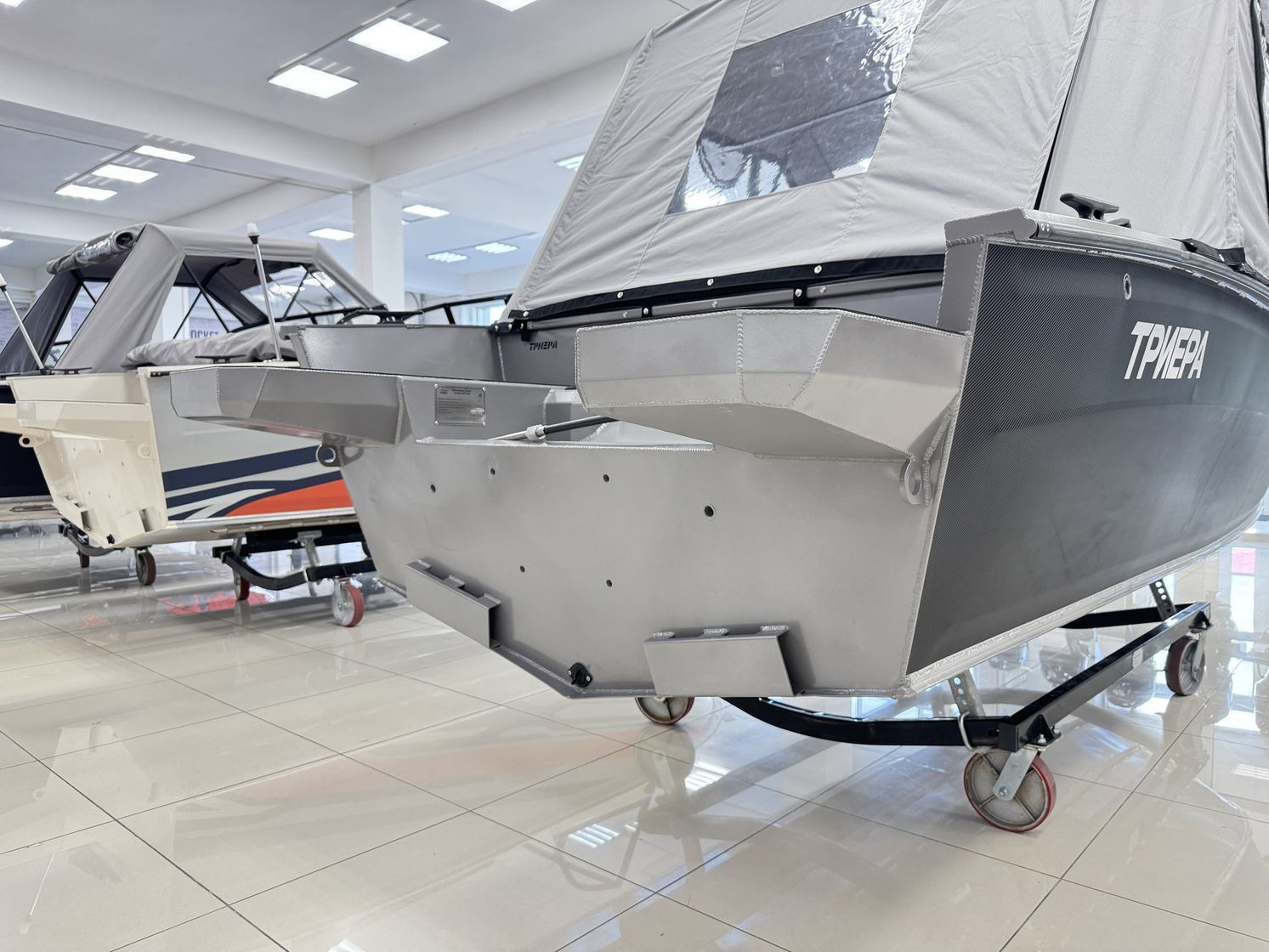 Купить Моторная лодка, Триера 460 BR_new, серый (тент ходовой, стояночный, транспортировочный) с Suzuki DF50ATL KITTR78 7ft.ru в интернет магазине Семь Футов