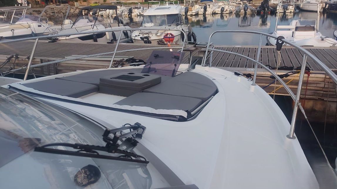 Купить Катер Beneteau Antares 11 с Suzuki 2хDF300BTXX KITBA004 7ft.ru в интернет магазине Семь Футов