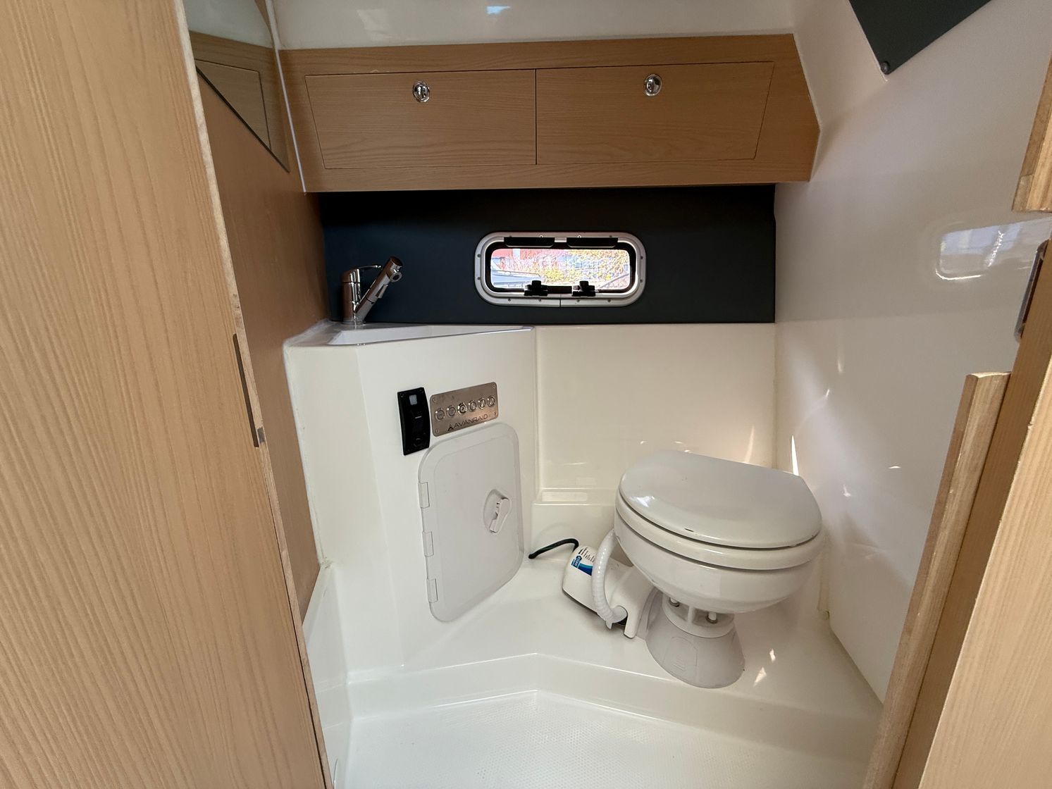 Купить Катер AVANRAID A850 ADVENTURE с Suzuki DF325ATX KITA850A325S 7ft.ru в интернет магазине Семь Футов