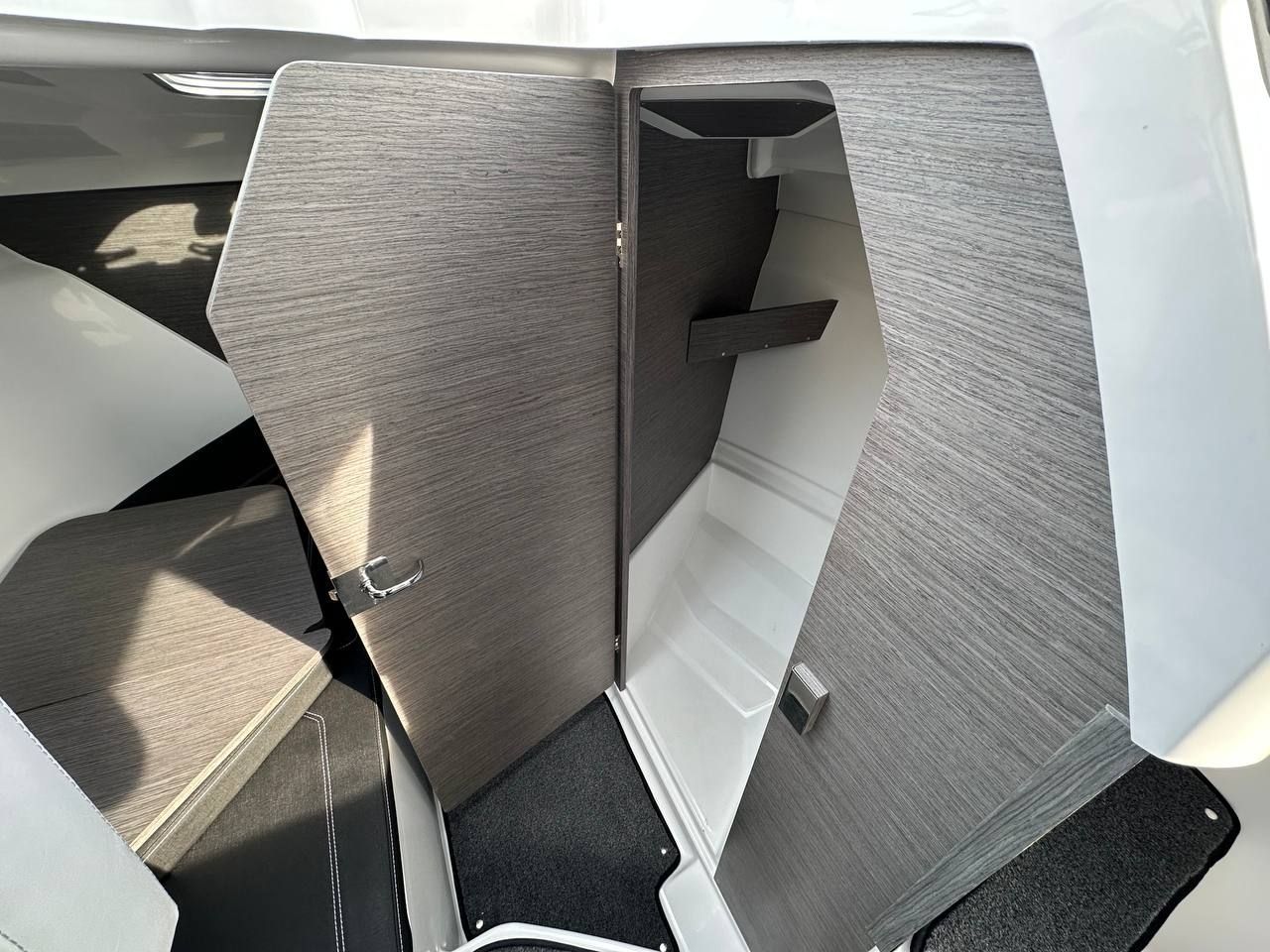 Купить Катер Феникс 700 Cabin белый с мотором Suzuki DF200APX KITPH55 7ft.ru в интернет магазине Семь Футов