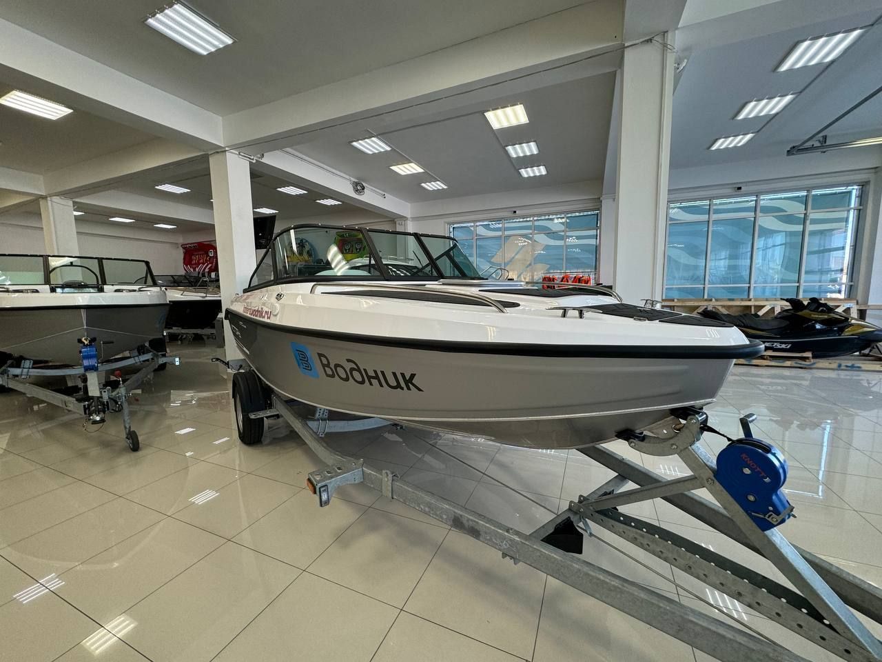 Купить Катер Victory 570 Cruiser с мотором Suzuki DF140BTL KITVA6 7ft.ru в интернет магазине Семь Футов