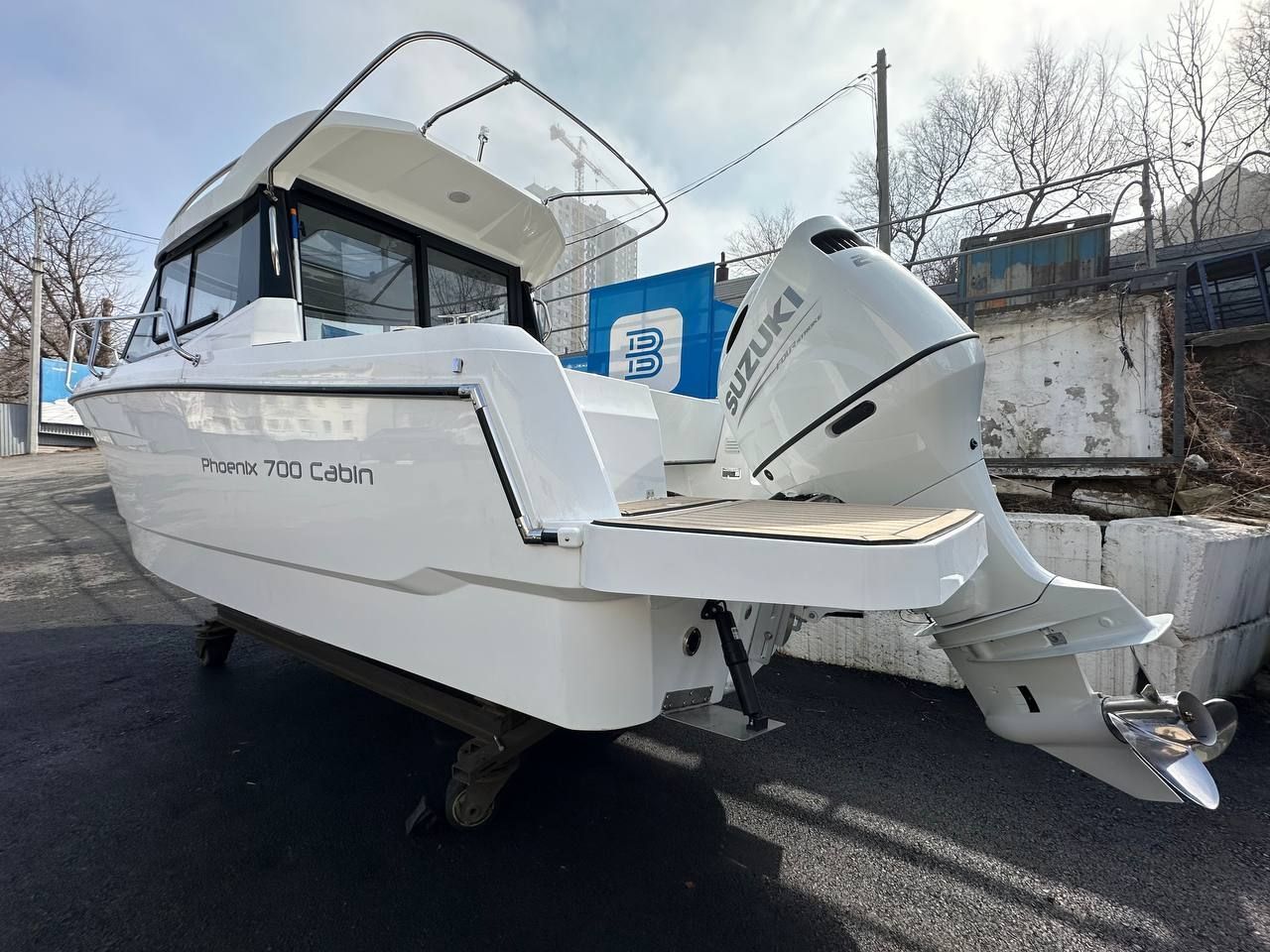 Купить Катер Феникс 700 Cabin белый с мотором Suzuki DF200APX KITPH55 7ft.ru в интернет магазине Семь Футов