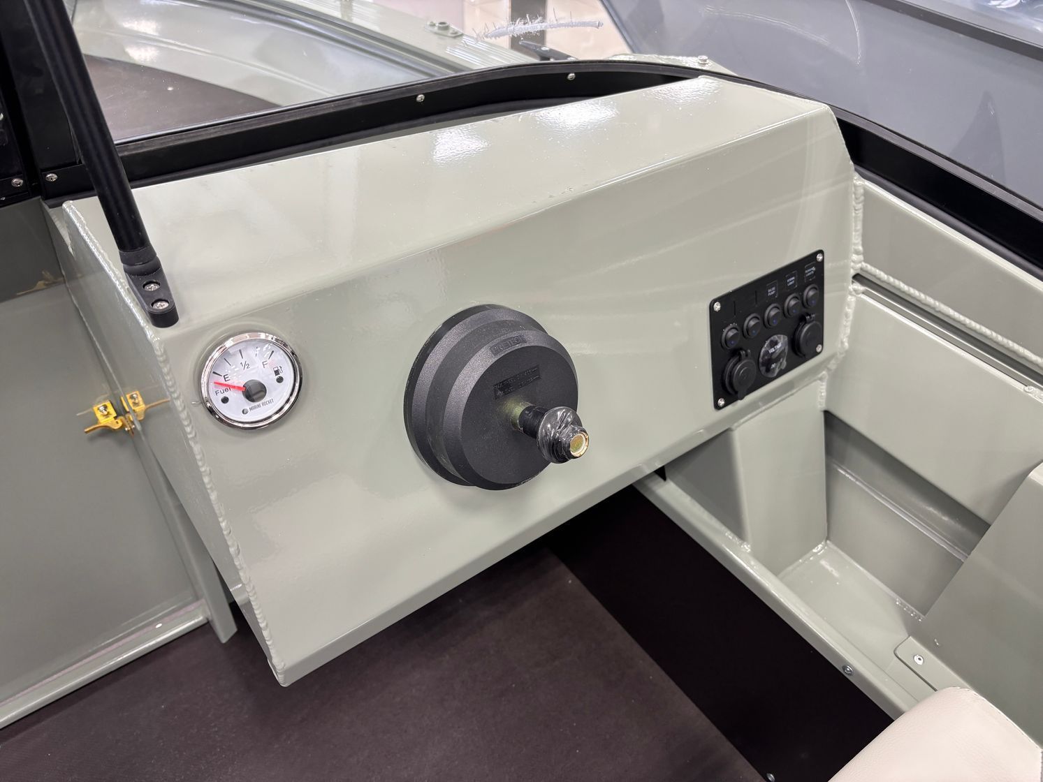 Купить Моторная лодка, Тактика 460 DC (Comfort), хаки с Suzuki DF50ATL KITTK71 7ft.ru в интернет магазине Семь Футов