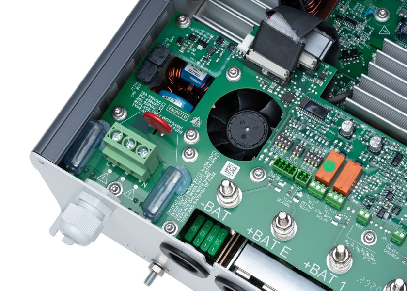 Купить CRISTEC HPO24-100 Зарядное устройство HPPOWER 24 В / 100 А / 3 зарядных выхода 29641-bvs 7ft.ru в интернет магазине Семь Футов