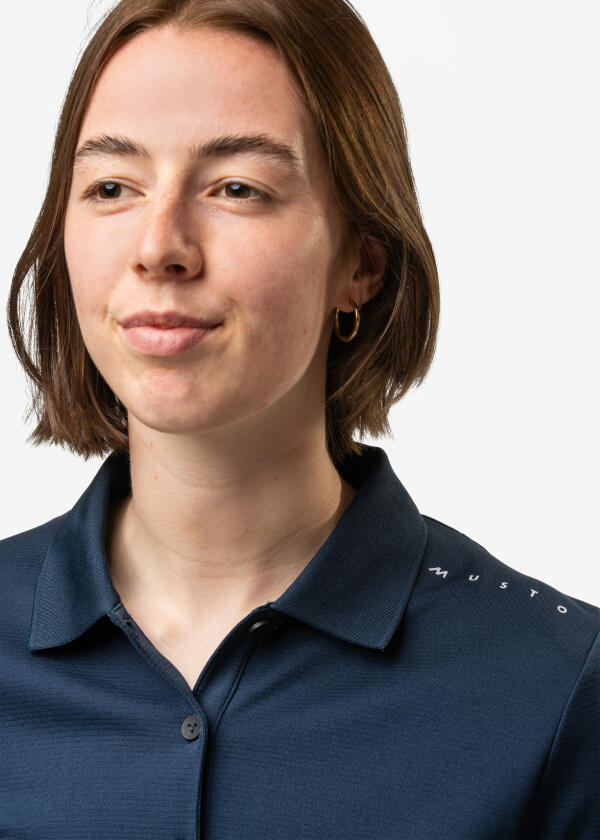 Купить MUSTO 82443_597-14 Женская рубашка-поло Evolution Crew SUNBLOCK / темно-синий / Размер одежды: 42 7ft.ru в интернет магазине Семь Футов