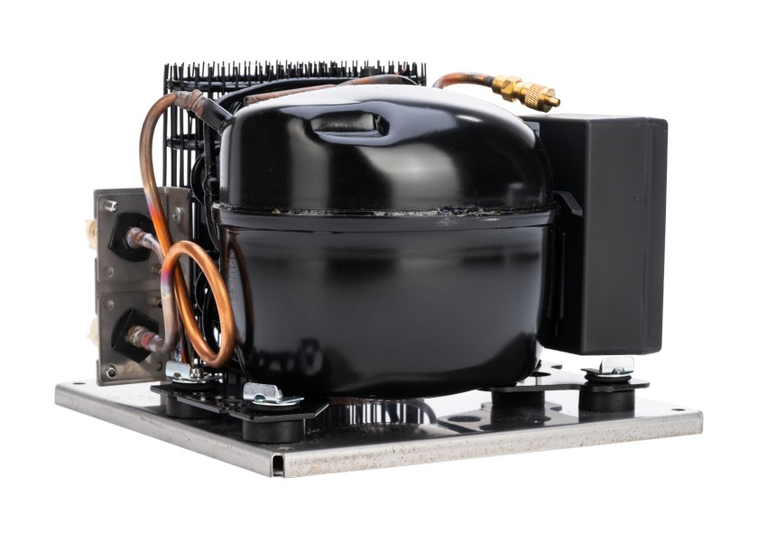 Купить Полная система охлаждения с L-образным испарителем Dometic CU-55 + VD-01 9105306621 7ft.ru в интернет магазине Семь Футов