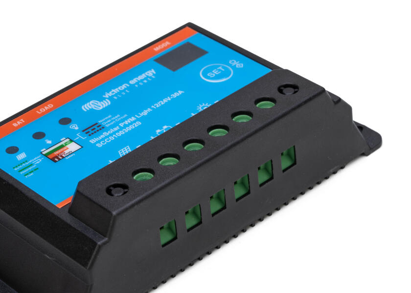 Купить VICTRON BlueSolar PWM-Light 12/24-30 Solar Charge Controller 41601-bvs 7ft.ru в интернет магазине Семь Футов