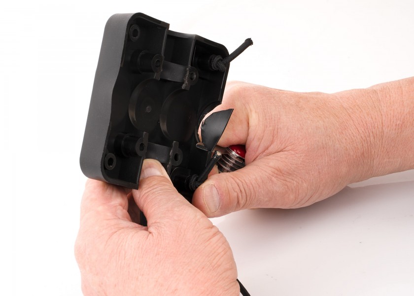 Купить SEAGO Horseshoe Lifebuoy / yellow / with bracket and SOLAS light 55928-bvs 7ft.ru в интернет магазине Семь Футов