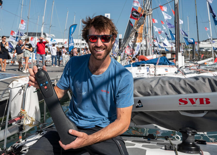 Купить Румпельный автопилот Simrad TillerPilot TP22 610x105x60мм 12В рабочий ход 250мм тяга 70кг длина судна до 10,36м винтовая резьба 7ft.ru в интернет магазине Семь Футов