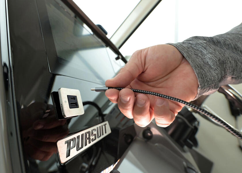 Купить Внутренняя розетка Scanstrut SC-TILE-11 10-32В 6А 36-60Вт 40x40мм для зарядки USB-A и USB-C белая рамка из нержавеющей стали 7ft.ru в интернет магазине Семь Футов