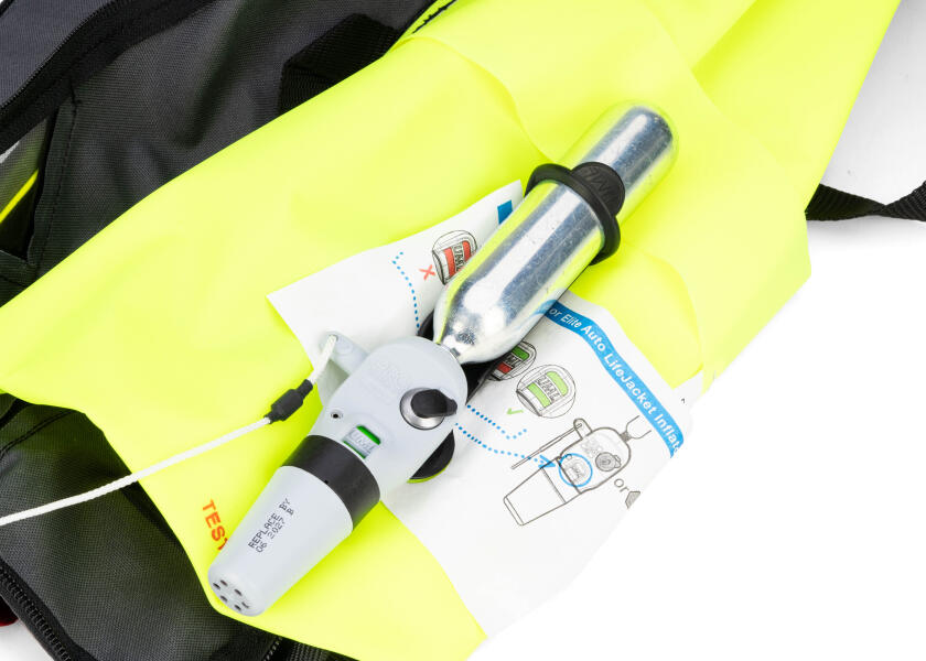 Купить SEATEC 27207 XD 220 Спасательный жилет / антрацитовый / со страховочным тросом 7ft.ru в интернет магазине Семь Футов