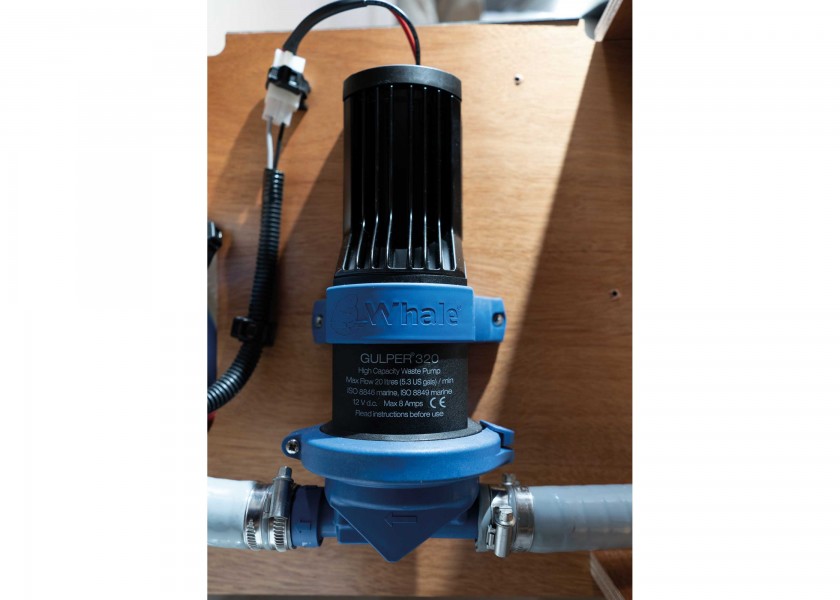 Купить WHALE GULPER 320 Electric Bilge Pump 52145-bvs 7ft.ru в интернет магазине Семь Футов
