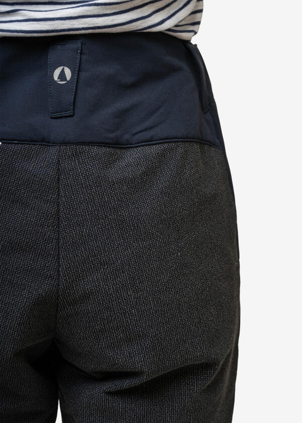 Купить MUSTO Women's Evolution Performance Stretch Shorts / navy 482785-bvs 7ft.ru в интернет магазине Семь Футов