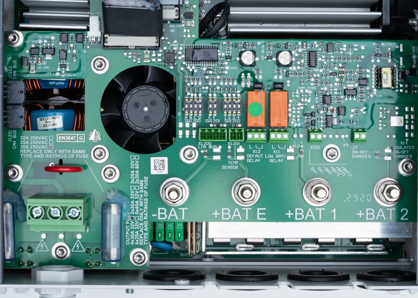 Купить CRISTEC HPO24-60 Зарядное устройство HPOWER 24 В / 60 А / 3 зарядных выхода 29640-bvs 7ft.ru в интернет магазине Семь Футов