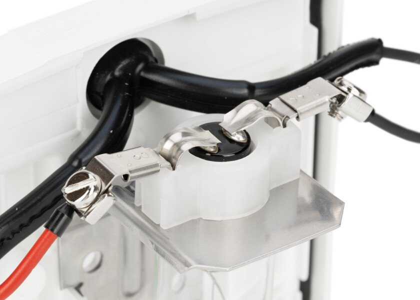 Купить Бортовой огонь красный Hella Marine 2984 2LT 002 984-381 12 В 25 Вт белый корпус для судов до 20 м 7ft.ru в интернет магазине Семь Футов