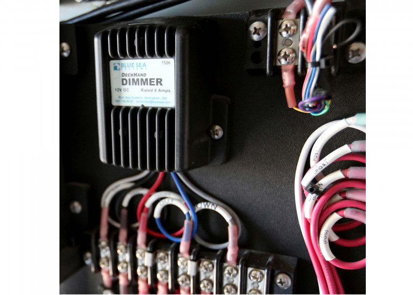 Купить Диммер электронный Blue Sea DeckHand 7504 24В 6A 88x82x33мм с поддержкой нескольких выключателей и памятью 7ft.ru в интернет магазине Семь Футов
