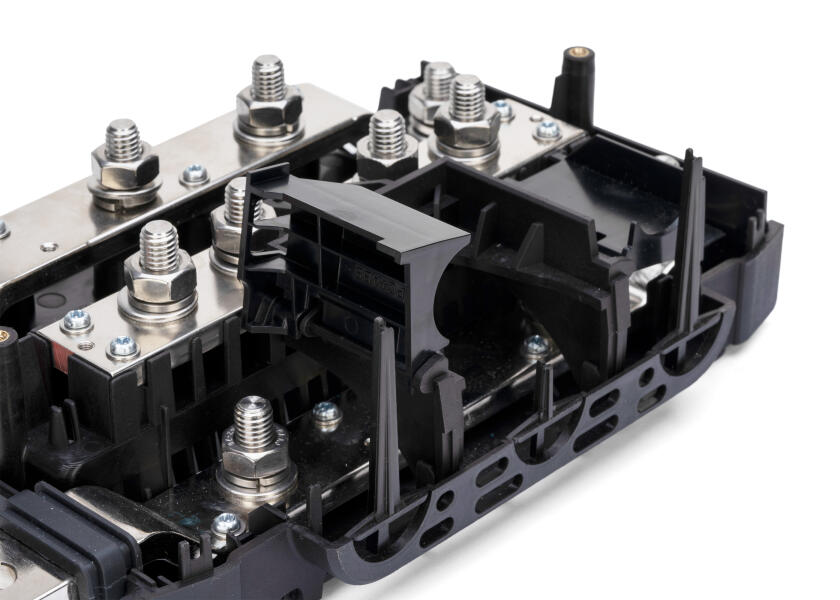 Купить VICTRON LYN060404010 Вход питания Lynx Class-T / M10 7ft.ru в интернет магазине Семь Футов
