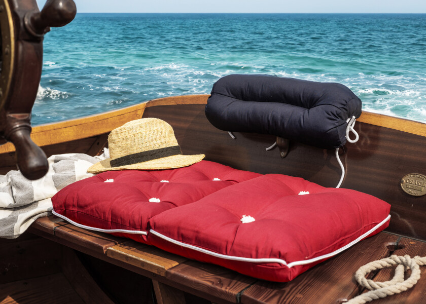 Купить Двойная подушка Kapok / бордово-красный 57288-bvs 7ft.ru в интернет магазине Семь Футов