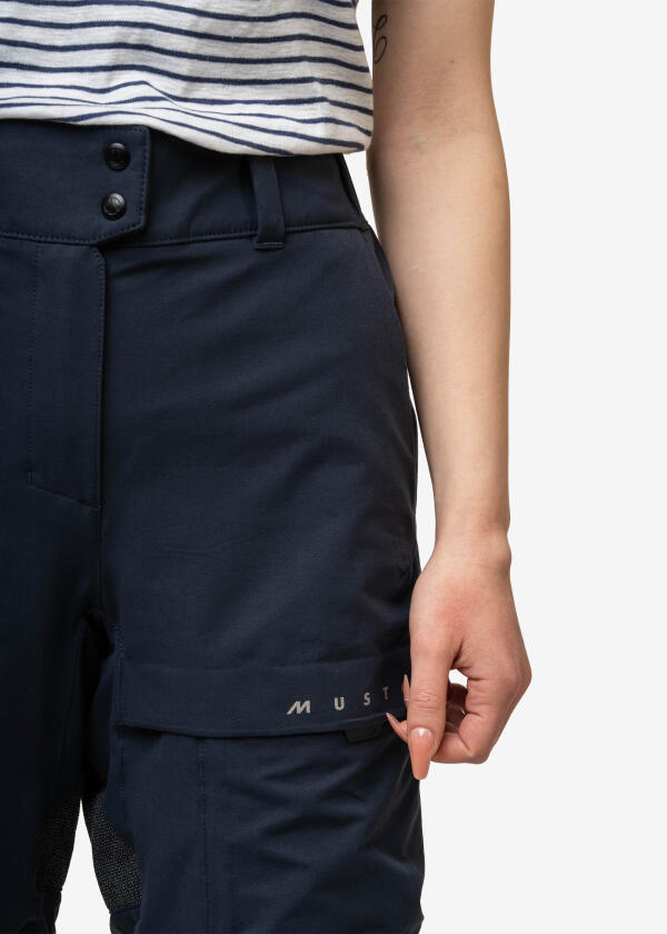 Купить MUSTO Women's Evolution Performance Stretch Shorts / navy 482785-bvs 7ft.ru в интернет магазине Семь Футов