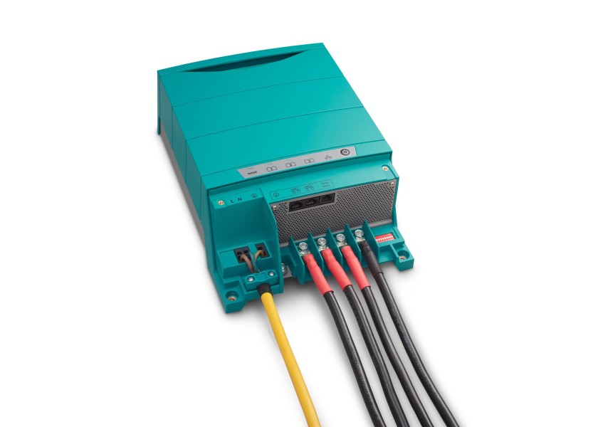 Купить Зарядное устройство Mastervolt ChargeMaster Plus 12/50-3 44310505 12В 50А 291х210х105мм IP23 для АКБ 200-400Ач 7ft.ru в интернет магазине Семь Футов