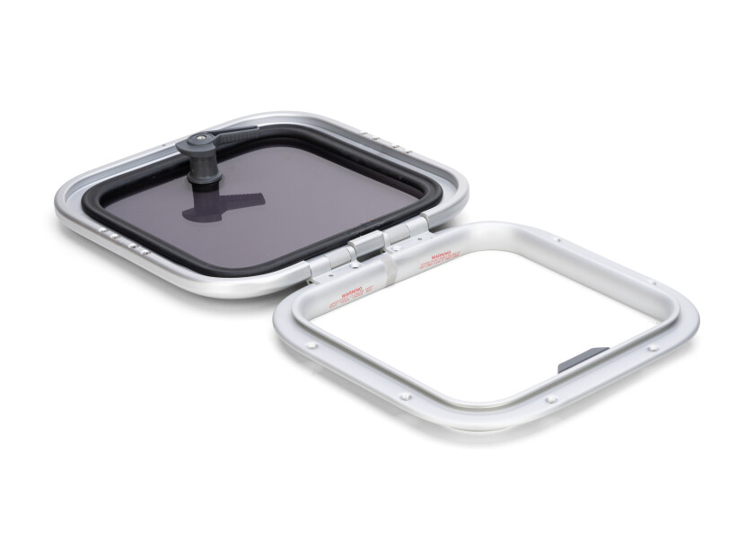 Купить Люк палубный низкопрофильный Lewmar Low Profile 39910030 размер 10 330x330x25мм вырез 260x260мм с самоподдерживающейся крышкой 7ft.ru в интернет магазине Семь Футов