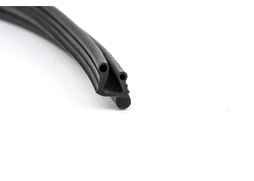 Купить LEWMAR Seal for Bavaria Captive Window / 10 m 30739-bvs 7ft.ru в интернет магазине Семь Футов