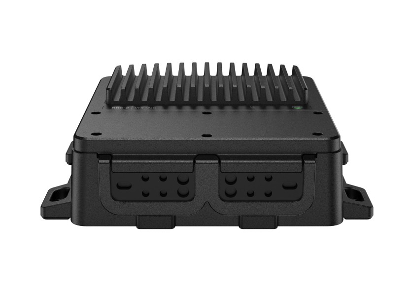 Купить SIMRAD Морская радиостанция RS100-B Black Box VHF / со встр. Транспондер АИС 7ft.ru в интернет магазине Семь Футов