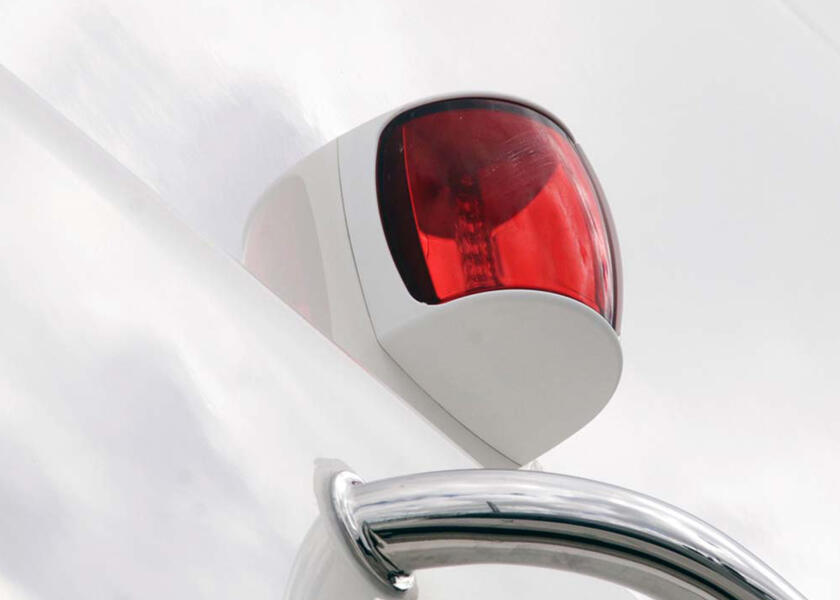 Купить HELLA MARINE 2LT017460011_ NaviLED PRO Портовый светильник/белый 7ft.ru в интернет магазине Семь Футов