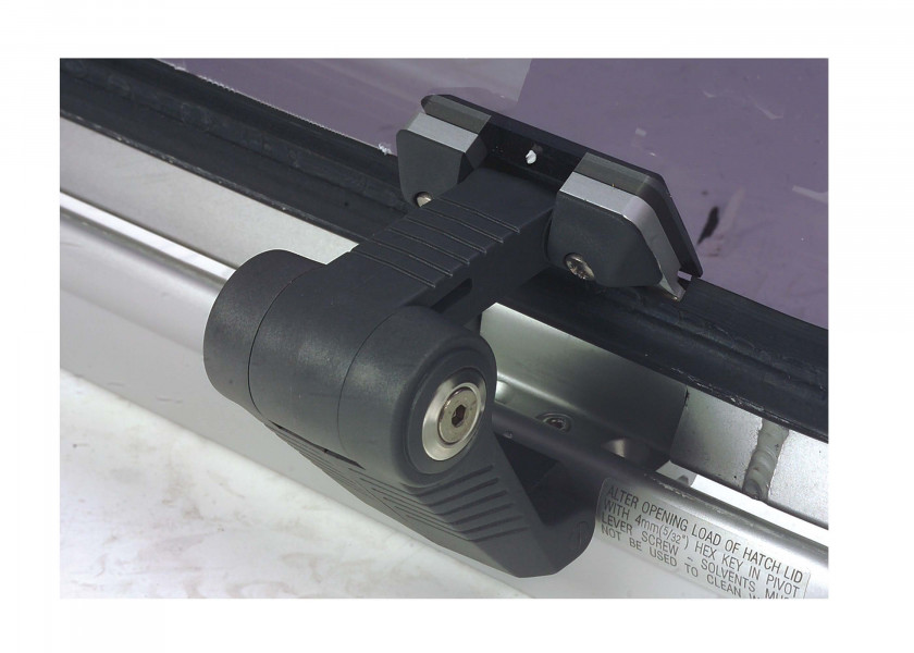 Купить Люк палубный водонепроницаемый Lewmar Ocean 39630070 391x521x39,5мм основание 25мм размер 30 7ft.ru в интернет магазине Семь Футов