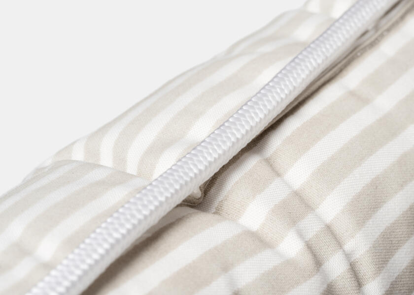 Купить Kapok Single Cushion / light grey / thin stripes 57355-bvs 7ft.ru в интернет магазине Семь Футов